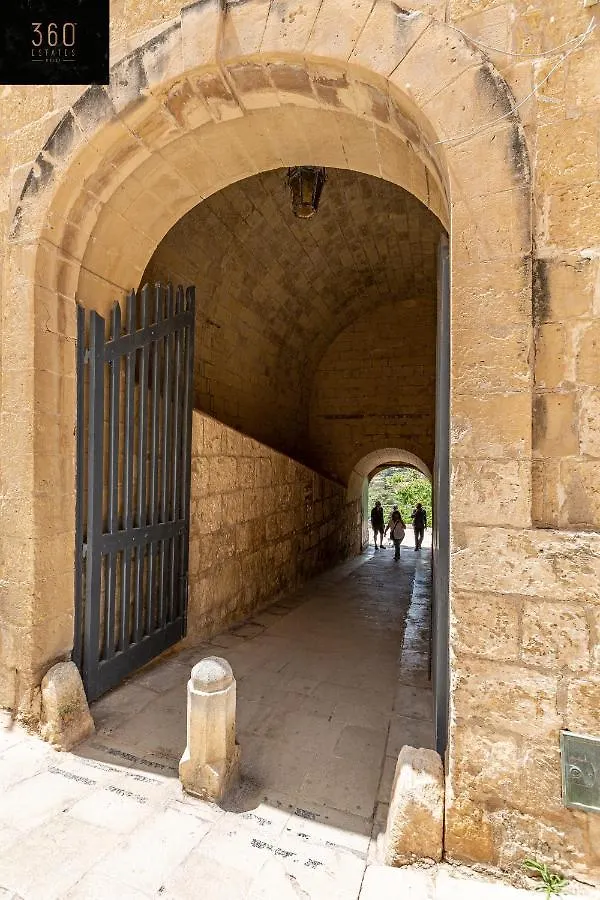 Historical Mdina Gem Lux Home With Rooftop Pool By 360 Estates Apartmán