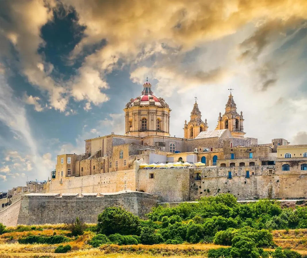 Historical Mdina Gem Lux Home With Rooftop Pool By 360 Estates Apartmán